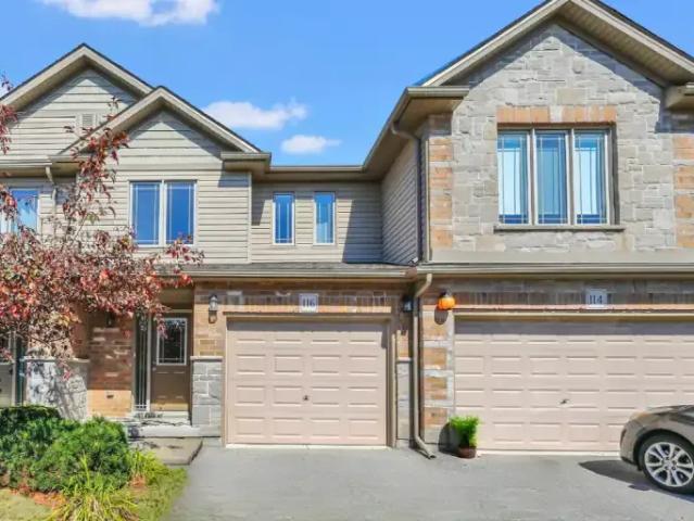 3 Bedroom Townhouse London ON 104782524