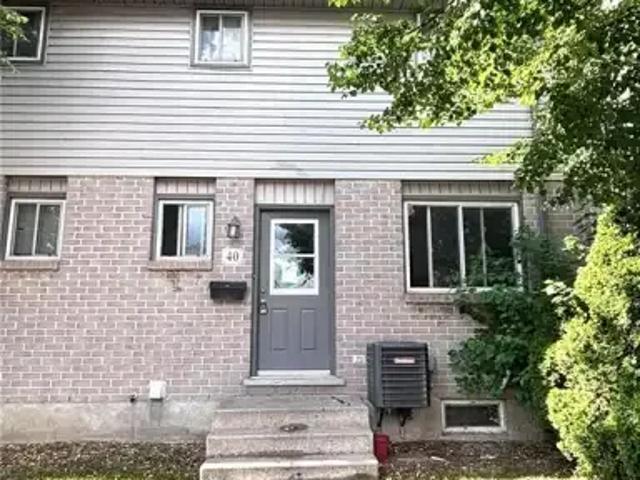 3 Bedroom Townhouse London ON 104257355