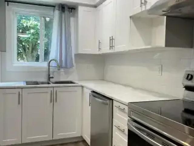 3 Bedroom Townhouse London ON 105601827