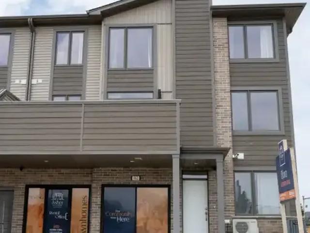 3 Bedroom Townhouse London ON LS96250682