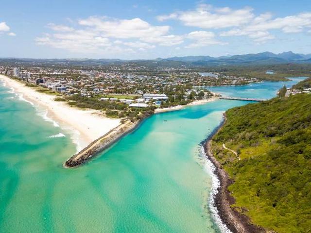 3 Bedroom Townhouse PALM BEACH QLD 79590704