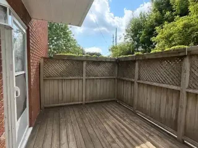 3 Bedroom Townhouse Peterborough ON 105022997