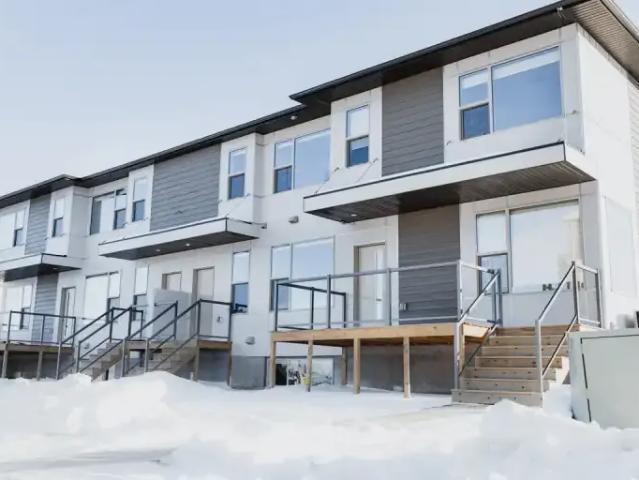3 Bedroom Townhouse Regina SK 103568517
