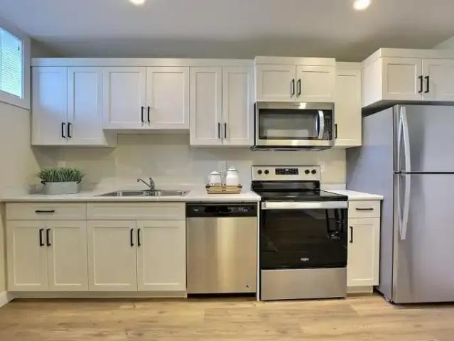 3 Bedroom Townhouse Regina SK 105410286