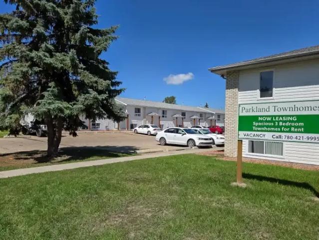 3 Bedroom Townhouse Red Deer AB 105877480