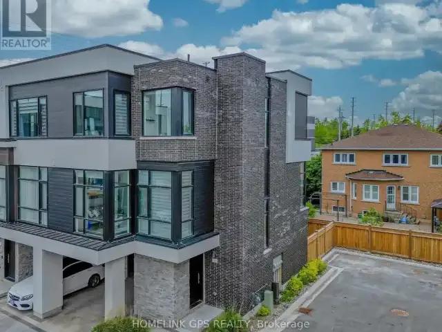 3 Bedroom Townhouse Richmond Hill ON 105345079