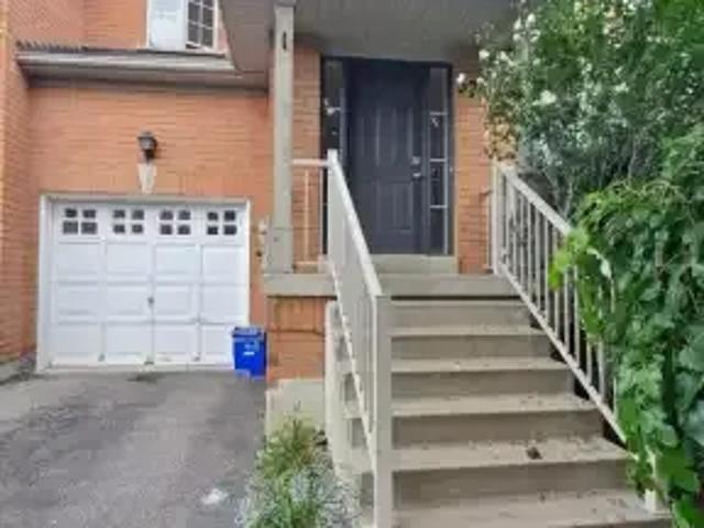 3 Bedroom Townhouse Richmond Hill ON 105554535