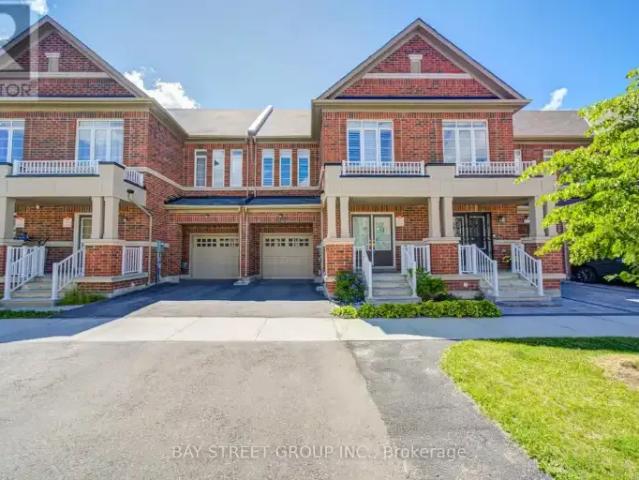 3 Bedroom Townhouse Richmond Hill ON 103569209