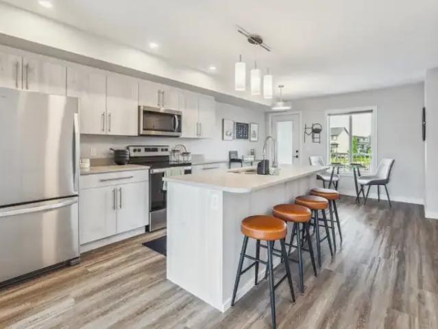 3 Bedroom Townhouse Strathmore AB 104506620