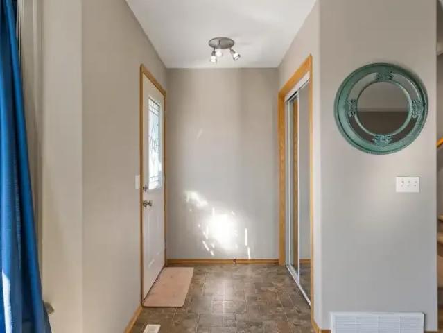 3 Bedroom Townhouse Strathmore AB LS105580904
