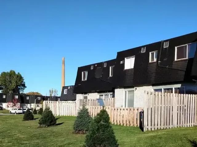 3 Bedroom Townhouse Sudbury ON LS96883647