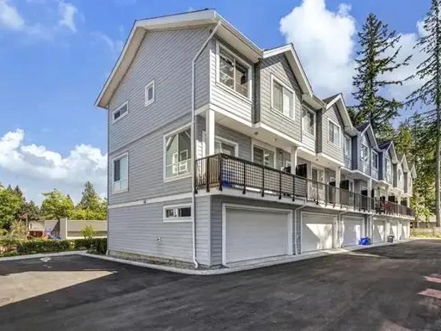 3 Bedroom Townhouse Surrey BC 105543625