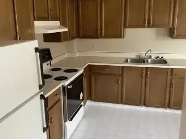 3 Bedroom Townhouse Swan Hills AB 105485621