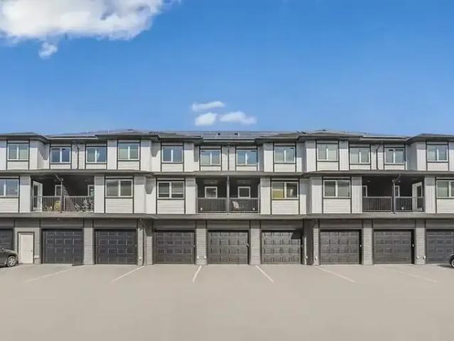 3 Bedroom Townhouse Saskatoon SK 92569830
