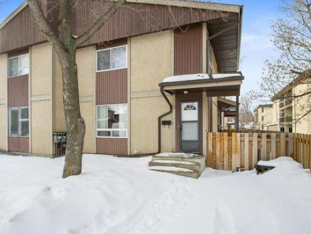 3 Bedroom Townhouse Saskatoon SK 94865337