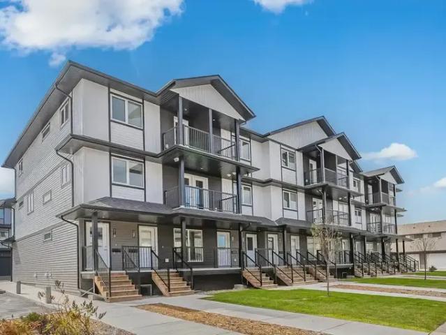3 Bedroom Townhouse Saskatoon SK 94953167