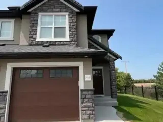 3 Bedroom Townhouse Saskatoon SK 105023530