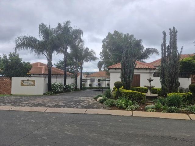 3 Bedroom townhouse sectional to rent in Moreleta Park, Pretoria