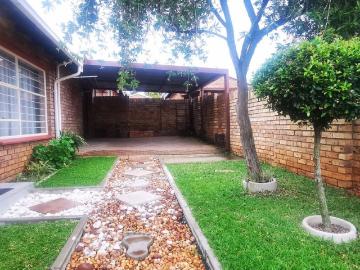 House to rent in Wentworth Park - Garden