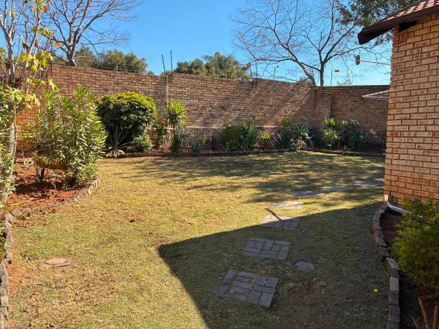 3 Bedroom townhouse sectional to rent in Olivedale, Randburg