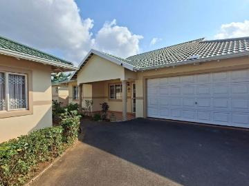 3 Bedroom townhouse sectional to rent in Broadlands, Mount Edgecombe
