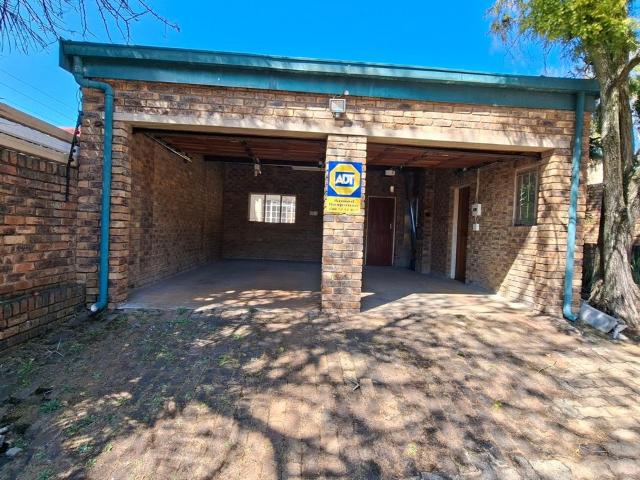 3 Bedroom townhouse sectional to rent in Constantia Park, Pretoria