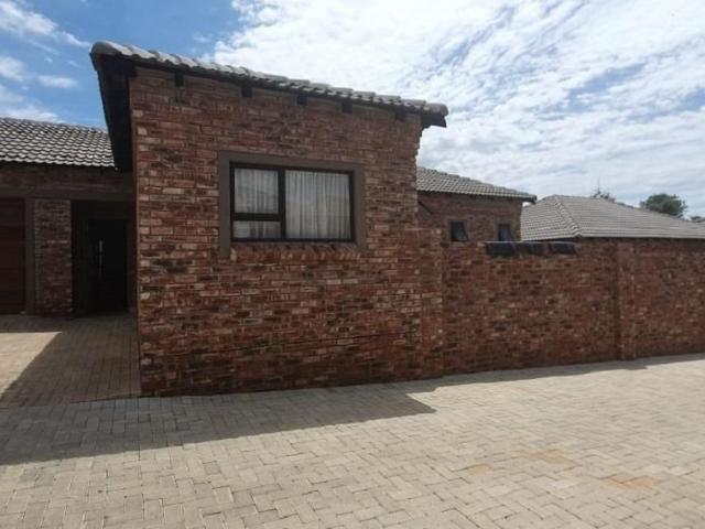 3 Bedroom townhouse sectional to rent in Doringkruin, Klerksdorp