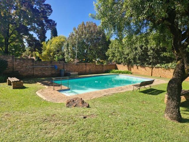 3 Bedroom townhouse sectional to rent in Elarduspark, Pretoria