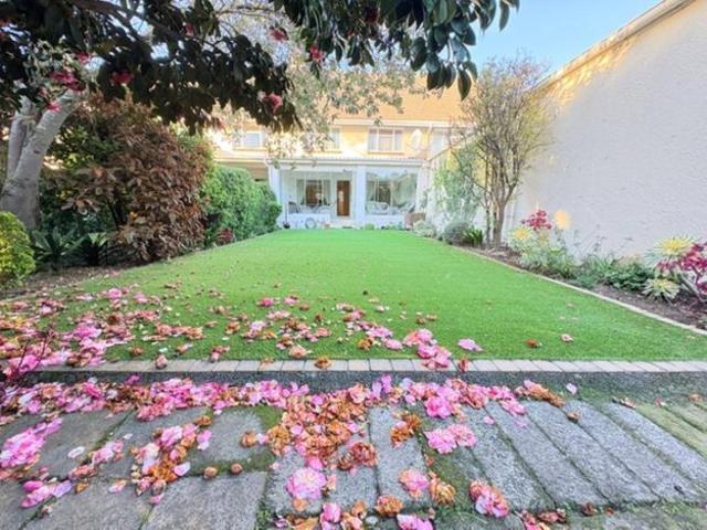 3 Bedroom townhouse sectional to rent in Kenilworth, Cape Town