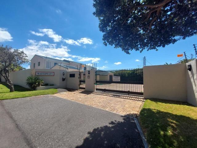 3 Bedroom townhouse sectional to rent in Lakeside, Cape Town