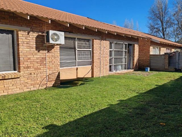 3 Bedroom townhouse sectional rented in Quaggafontein, Bloemfontein