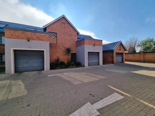 3 Bedroom townhouse sectional to rent in Rynfield, Benoni