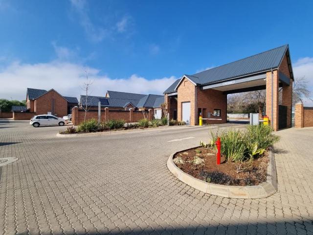 3 Bedroom townhouse sectional to rent in Rynfield, Benoni