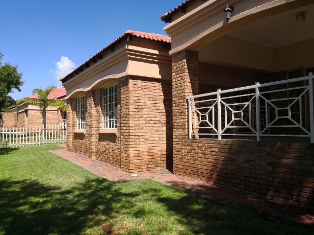 3 Bedroom townhouse sectional rented in Safari Gardens, Rustenburg
