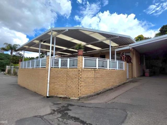 3 Bedroom townhouse sectional to rent in Sherwood, Durban
