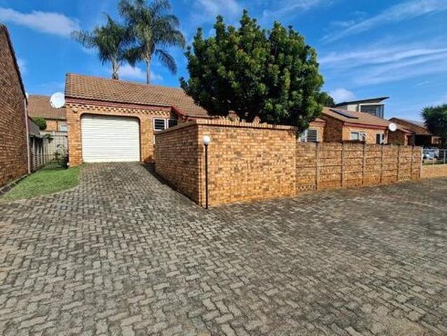 3 Bedroom townhouse sectional to rent in Wapadrand, Pretoria