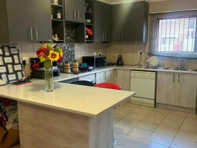 3 Bedroom townhouse sectional rented in Fichardt Park, Bloemfontein