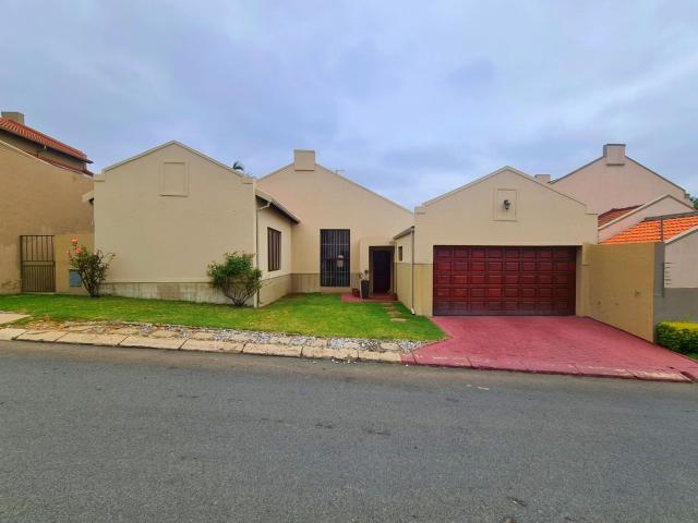 3 Bedroom townhouse sectional rented in North Riding, Randburg