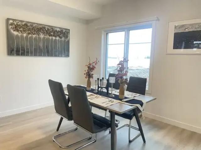 3 Bedroom Townhouse Sherwood Park AB 104991199