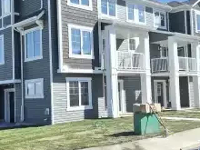 3 Bedroom Townhouse Sherwood Park AB 105226712