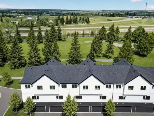 3 Bedroom Townhouse Spruce Grove AB 104183010