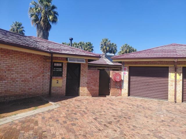 3 Bedroom Townhouse To Let in Three Rivers
