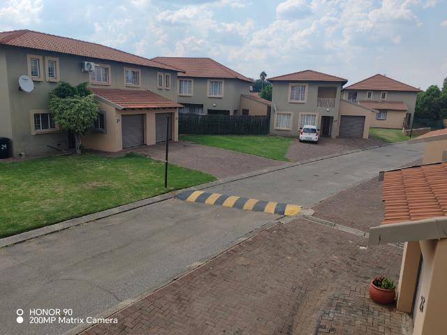 3 Bedroom Townhouse To Let in Waterval East