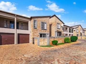 3 Bedroom Townhouse To Let in Wilgeheuwel