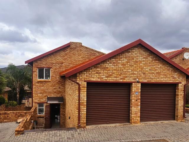3 Bedroom Townhouse To Let in Wilgeheuwel