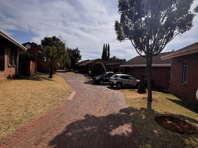 3 Bedroom Townhouse To Let in Amandasig