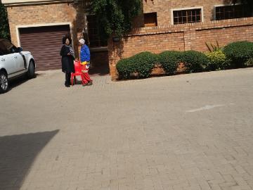 3 Bedroom Townhouse To Let in Amandasig
