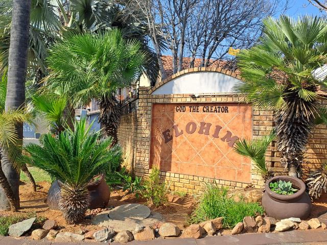 3 Bedroom Townhouse To Let in Azalea Park