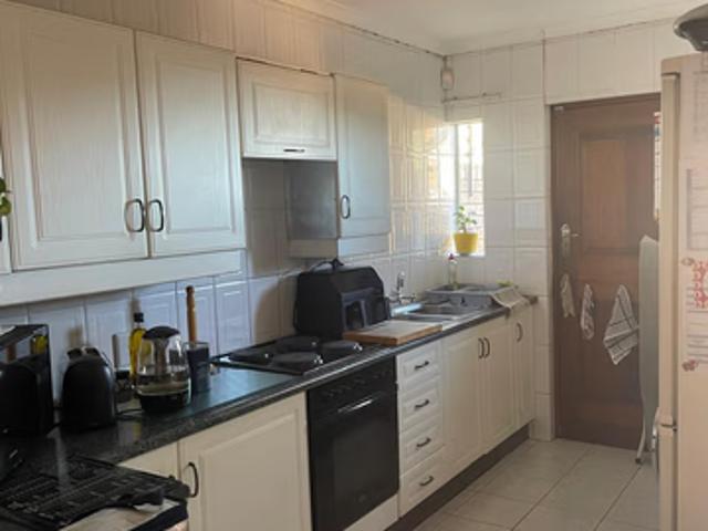 3 Bedroom Townhouse To Let in Bassonia