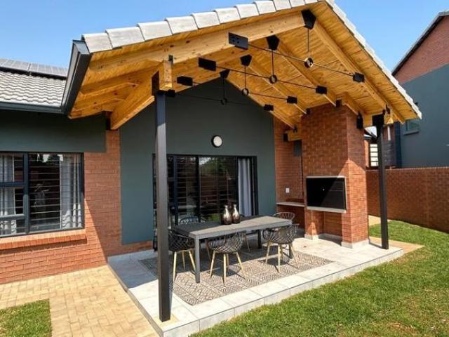 3 Bedroom Townhouse To Let in Boardwalk Villas
